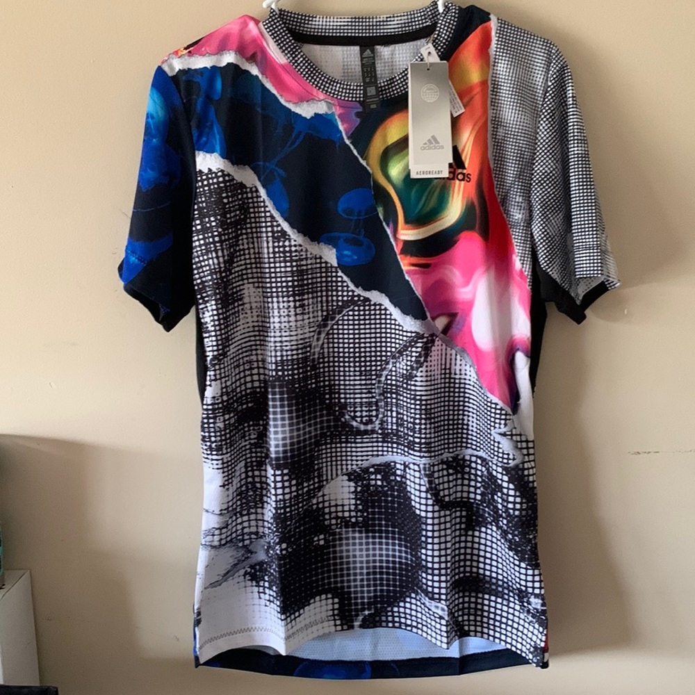 Adidas men’s MEDIUM Tshirt
